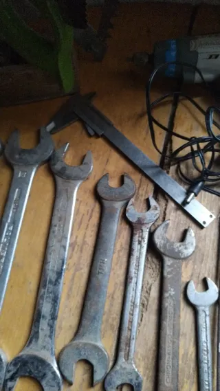 Lote de herramientas: llaves y taladro negociable