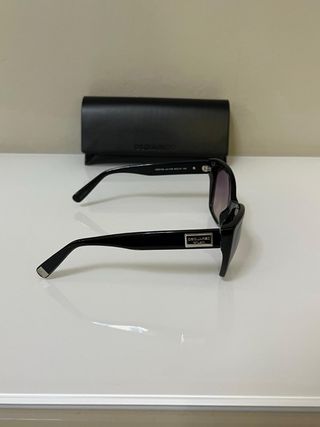 Occhiali Dsquared2 neri e viola