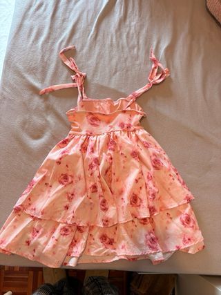 Vestido floral para niña