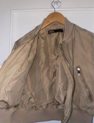 Chaqueta Zara Bomber Beige