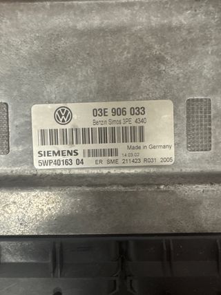 Centralita VW 03E 906 033 Simos 3PE