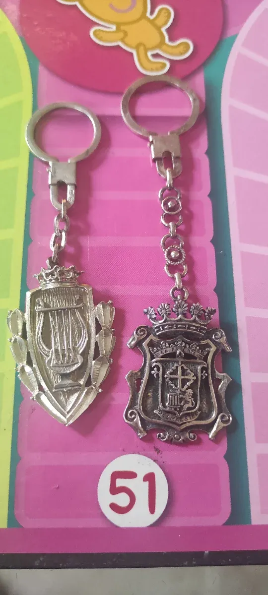 2 Llaveros Plata Ley son dos.