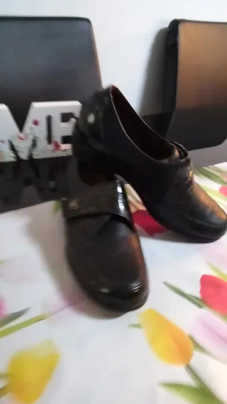 Zapatos de piel negros Talla 36. Pitillos