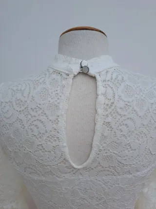 Body encaje blanco manga acampanada