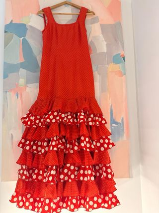 Traje de flamenca rojo con lunares blancos