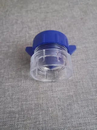 Triturador de pastillas de medicamentos azul y tra