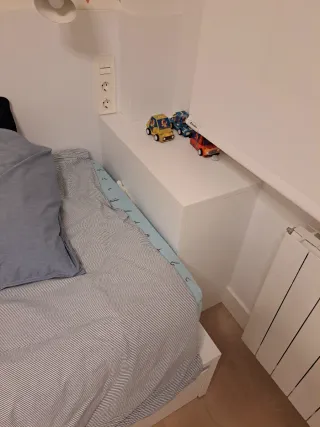 Habitación: Cama nido y escritorio