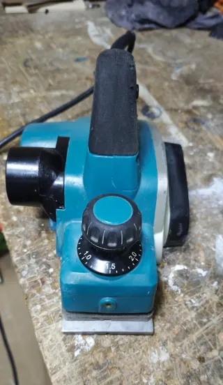 Cepillo Eléctrico Makita