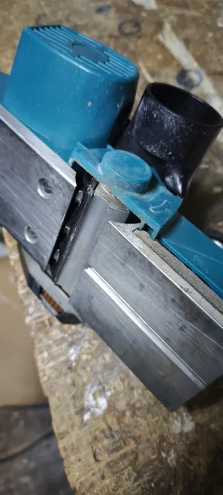 Cepillo Eléctrico Makita