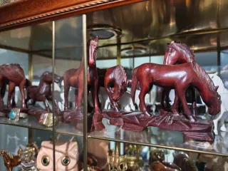 Figuras animales chinos madera roja