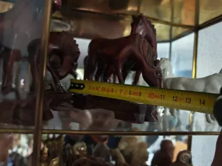 Figuras animales chinos madera roja