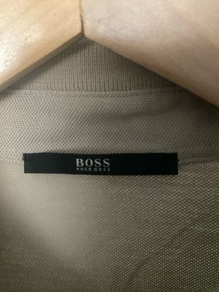 Polo sin mangas Hugo Boss marrón claro