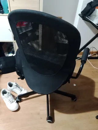 Silla de oficina negra