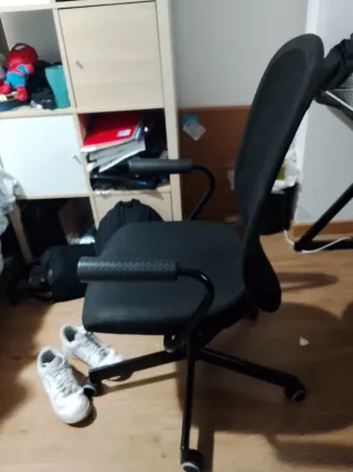 Silla de oficina negra