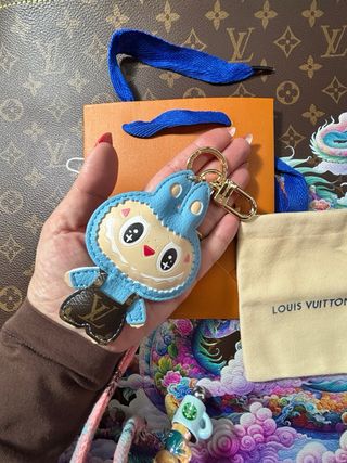 Llavero Louis Vuitton Labubu