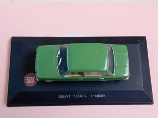 SEAT 124 L Coche Miniatura (1969)