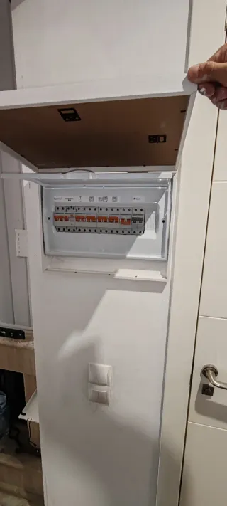 Mis cervicios como electricista y manitas