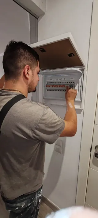 Mis cervicios como electricista y manitas