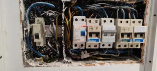 Mis cervicios como electricista y manitas