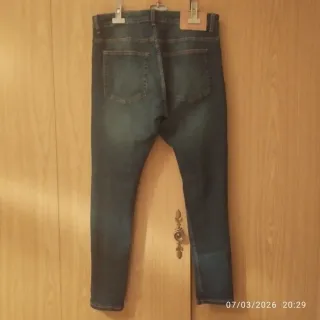 Pantalón vaquero Bershka hombre talla 42