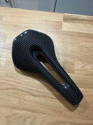 Sillín de bicicleta negro RYET