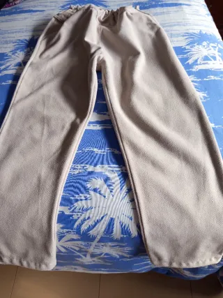 Pantalón de mujer beige sin estrenar talla 44