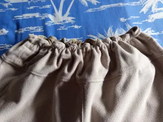 Pantalón de mujer beige sin estrenar talla 44