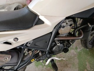 Derbi Mulhacen 125cc Naked Blanca