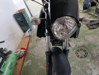 Derbi Mulhacen 125cc Naked Blanca