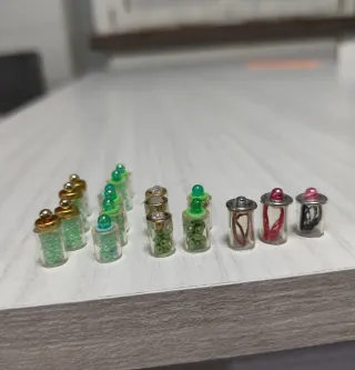 Boccette in miniatura, 10 x 1€. Da cm 1a cm 2.