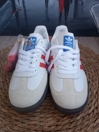 Adidas Samba rayas rojas y blancas talla 38