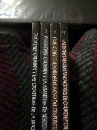 4 tomos Courtney Crumrin colección completa Norma