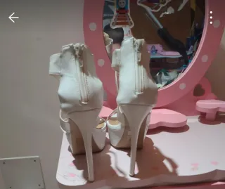 Sandalias de tacón blancas