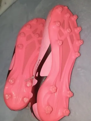 Zapatos de fútbol rosas talla 41