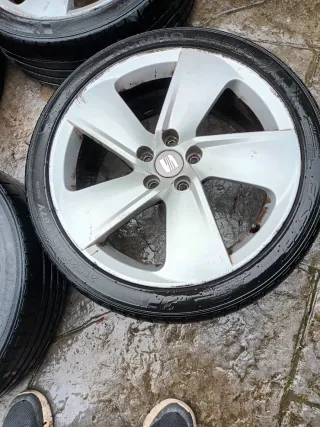 Llantas 17" Seat Toledo año 2015 NO NEGOCIABLE.