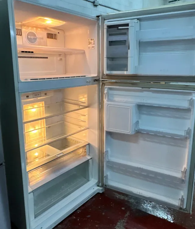 Geladeira americana LG com dispensador