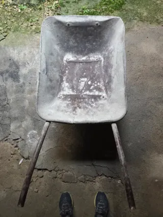 Carretilla de obra metálica