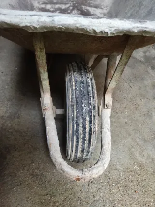 Carretilla de obra metálica