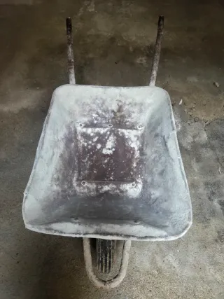 Carretilla de obra metálica