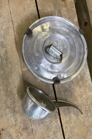 Conjunto cazo y tartera pastor antiguos