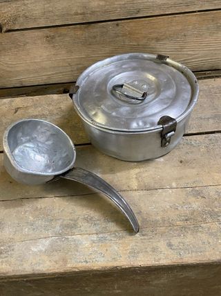 Conjunto cazo y tartera pastor antiguos