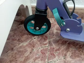 Patinete infantil morado + casco + protecciones