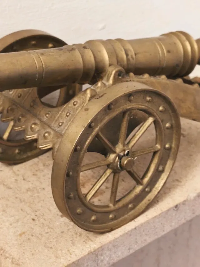 Cañón Bronce Antiguo grande 27x11 ctms.
