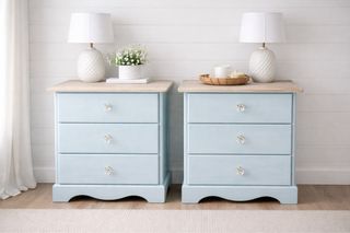 Mesas de noche estilo costero