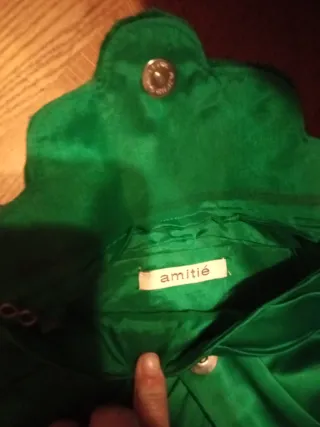 Bolso de fiesta verde con pedrería