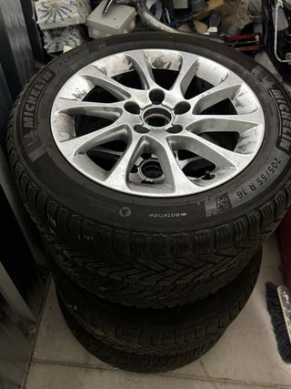 Rueda Michelin 205/55 R16 Alpin