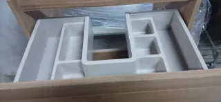 Mueble de baño de madera sin lavabo