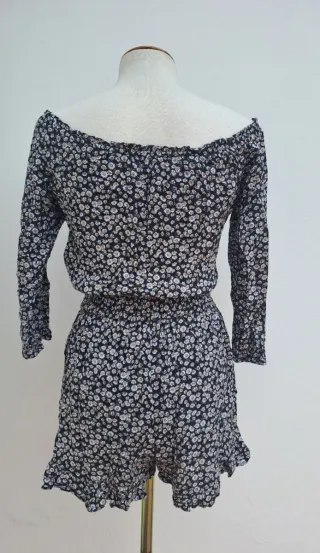 Mono corto floral escote Bardot