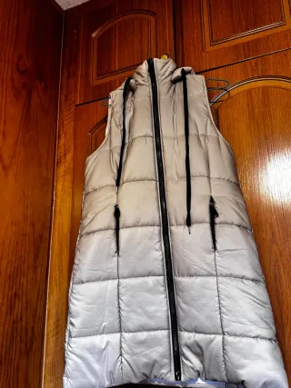 Cazadora acolchada beige/plateada