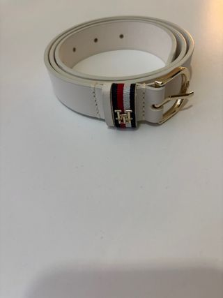 Cinturón Tommy Hilfiger Blanco y Dorado
